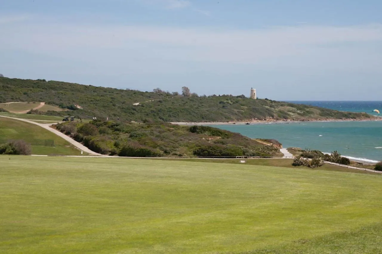 Apartment Quiet Family Apartment, 4 Pools, Close To The Beach And Golf, La Marina Alcaidesa 9 02
